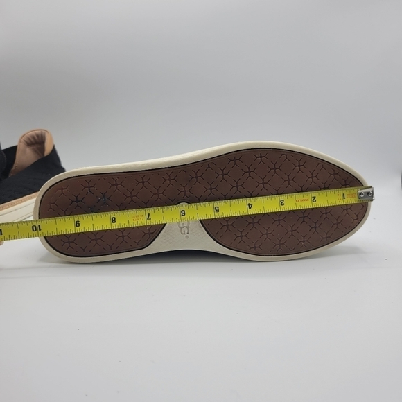 UGG Sammy Chevron Trainer - Picture 15 of 15